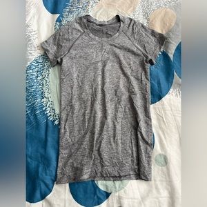 Lululemon swiftly tech short sleeve, size 6